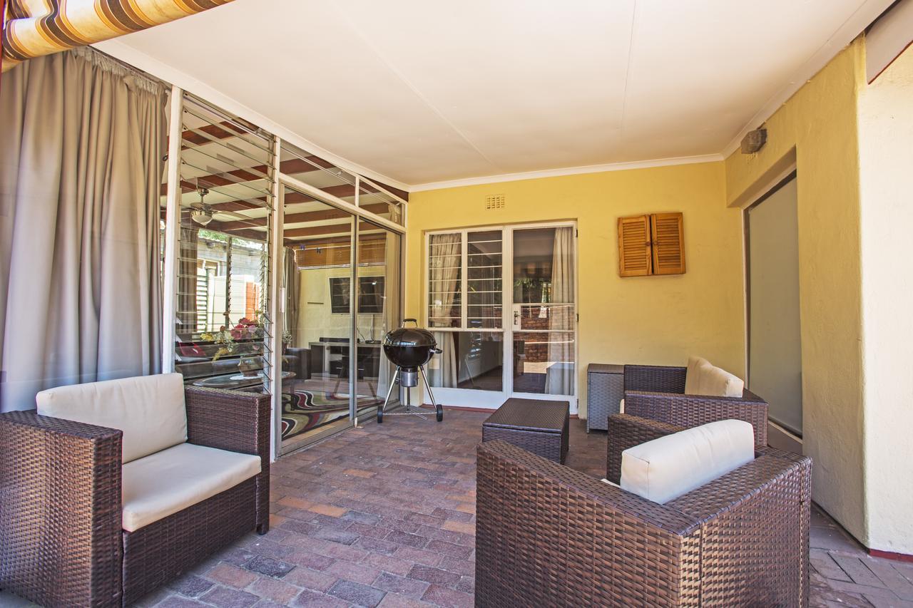 Chalet No. 2 Petunia Johannesburg Buitenkant foto