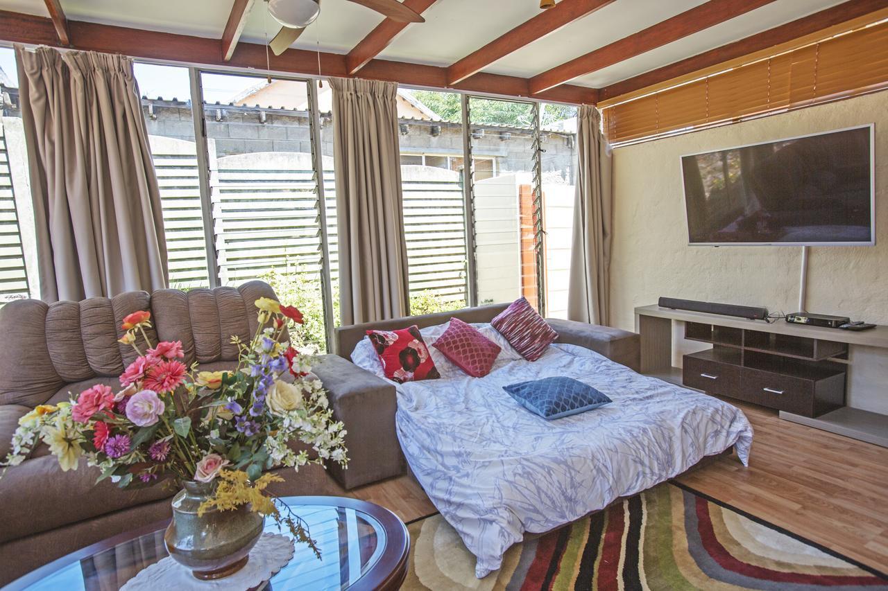 Chalet No. 2 Petunia Johannesburg Buitenkant foto